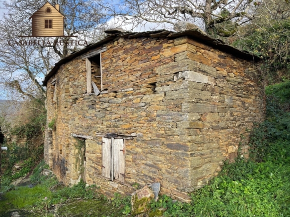 Casita de piedra en montaña (ref:201)