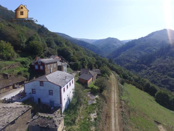 Dos casas de piedra (ref: 222)