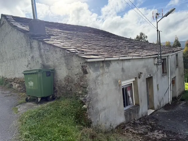 Casa de piedra con finca (ref: 247)