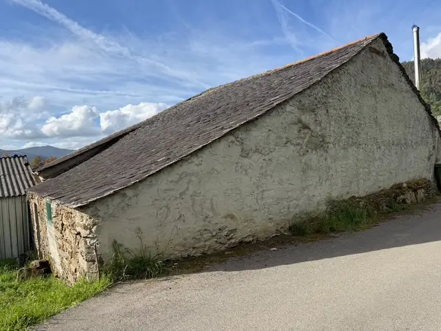 Casa de piedra con finca (ref: 247)