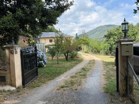 Precioso chalet con 2 viviendas (ref: 250)