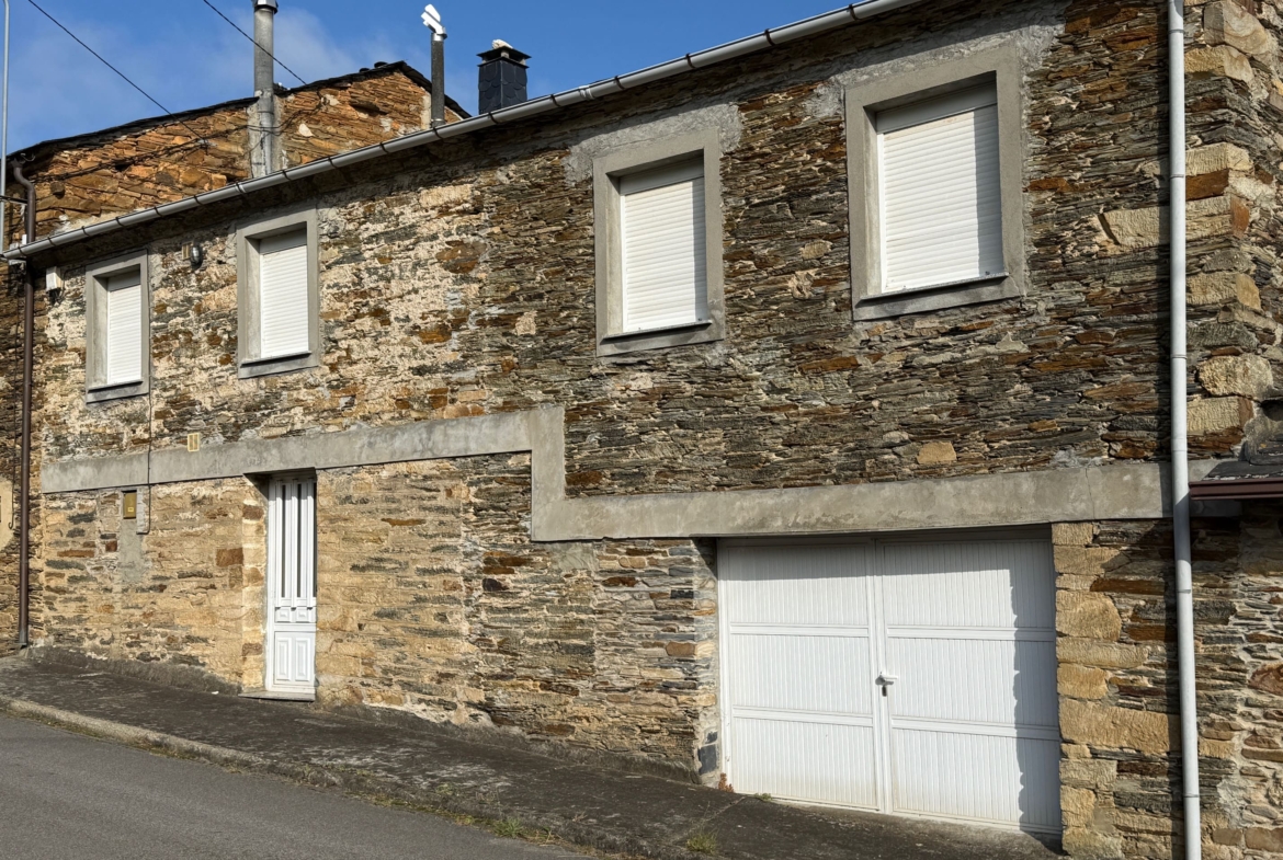 Casa de piedra para entrar a vivir (ref: 252)