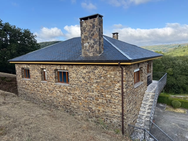 Preciosa casa de piedra en Los Oscos (ref: 253)