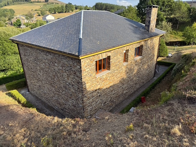 Preciosa casa de piedra en Los Oscos (ref: 253)
