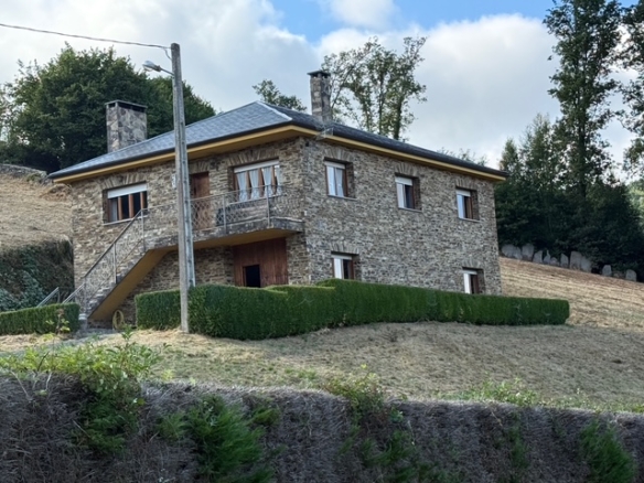Preciosa casa de piedra en Los Oscos (ref: 253)