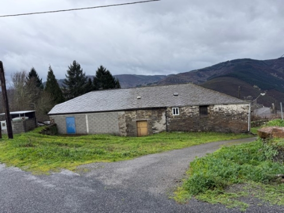OPORTUNIDAD CASA CON + 20 HECTÁREAS DE FINCA (ref: 255)